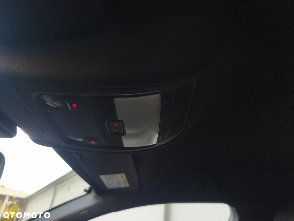 Audi A4 Avant 2.0 TDI Quattro S tronic - 33