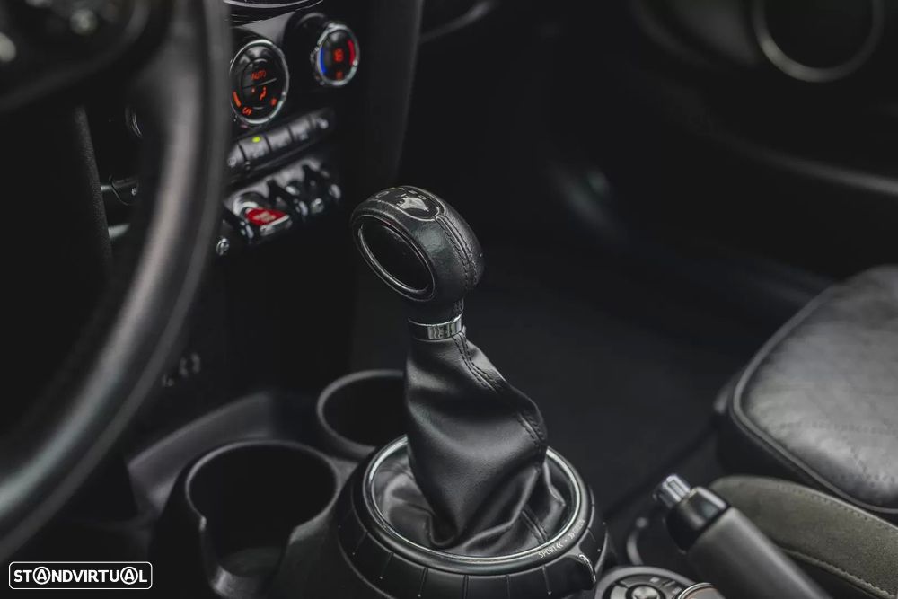 MINI 3 Portas Cooper SD Auto - 11