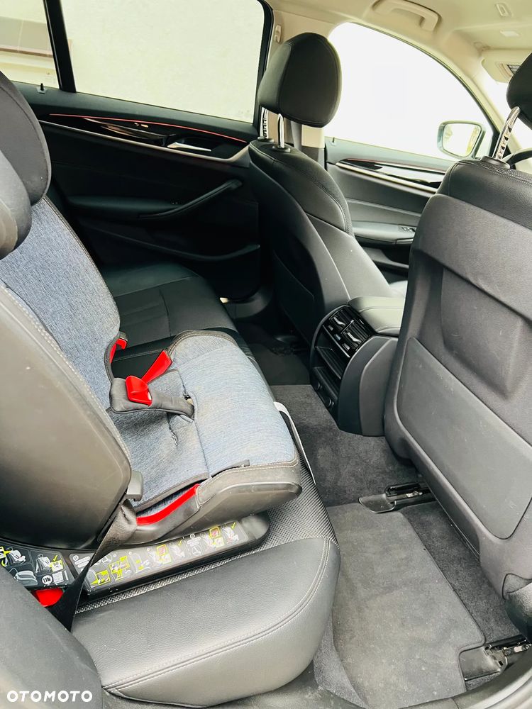 BMW Seria 5 520i GPF Sport Line sport - 10