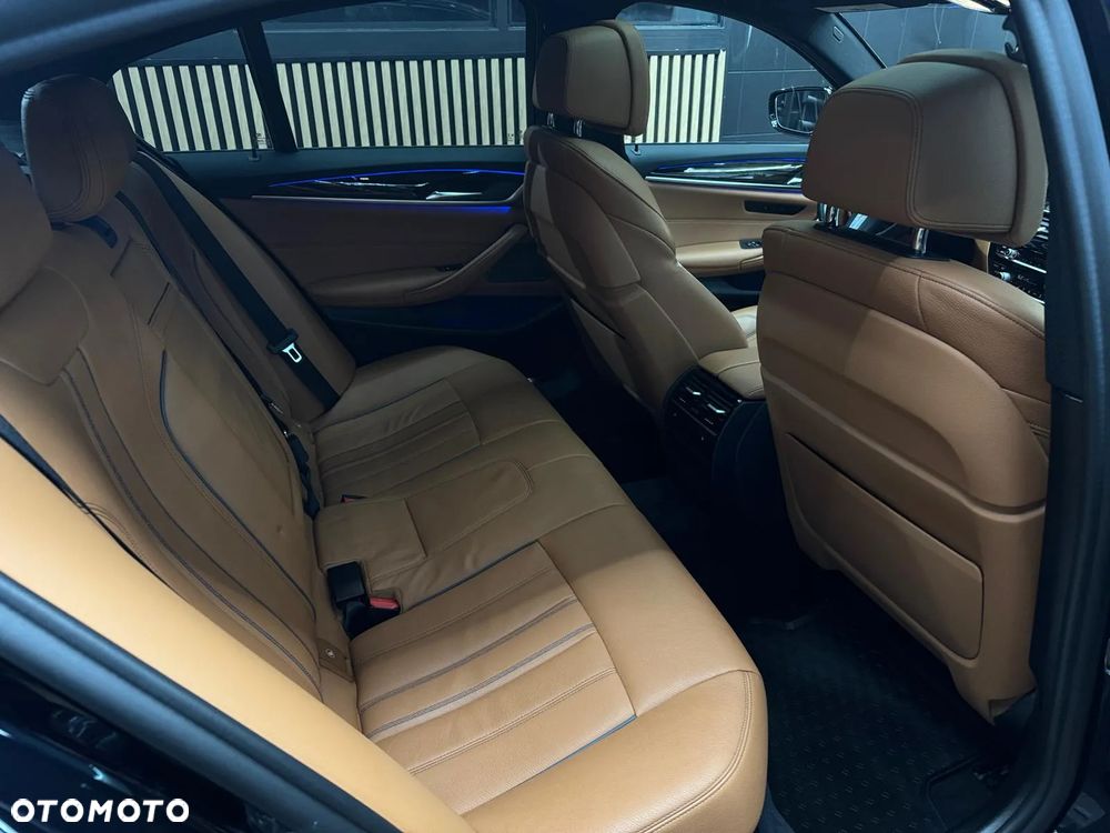 BMW Seria 5 540i xDrive Sport - 19