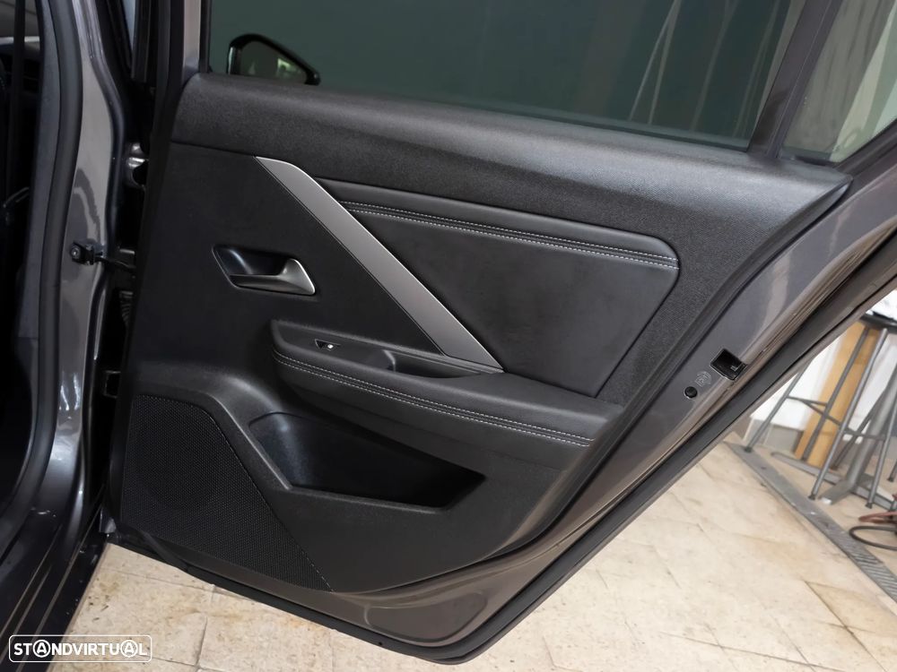 Opel Astra 1.5 D GS Line Aut. - 10