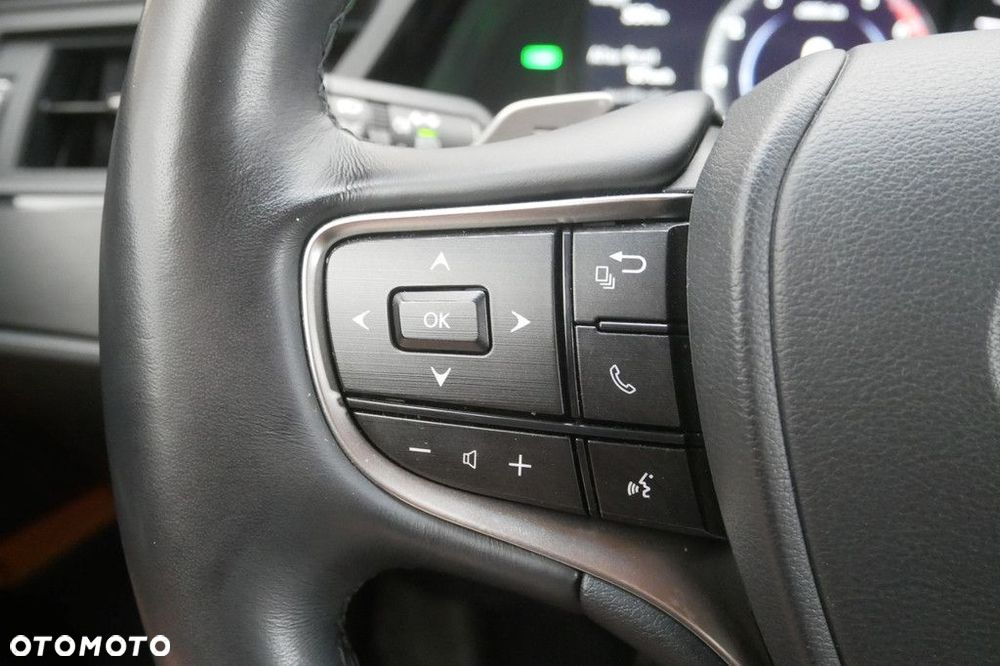 Lexus ES 300h Business Edition - 26