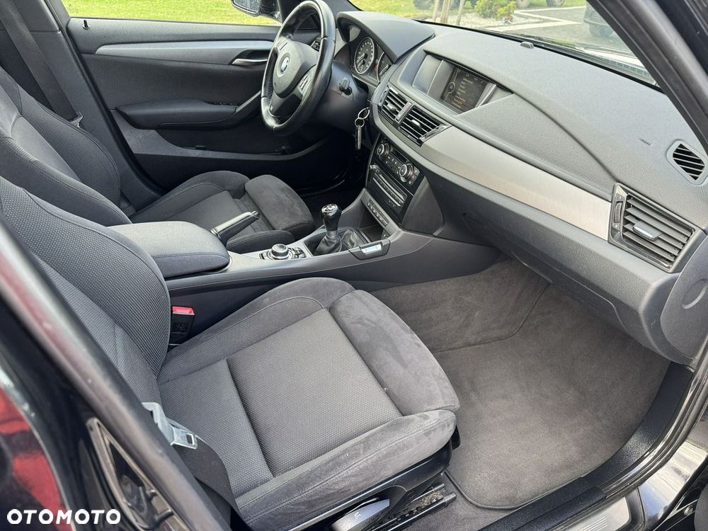 BMW X1 xDrive18d Sport Line - 29