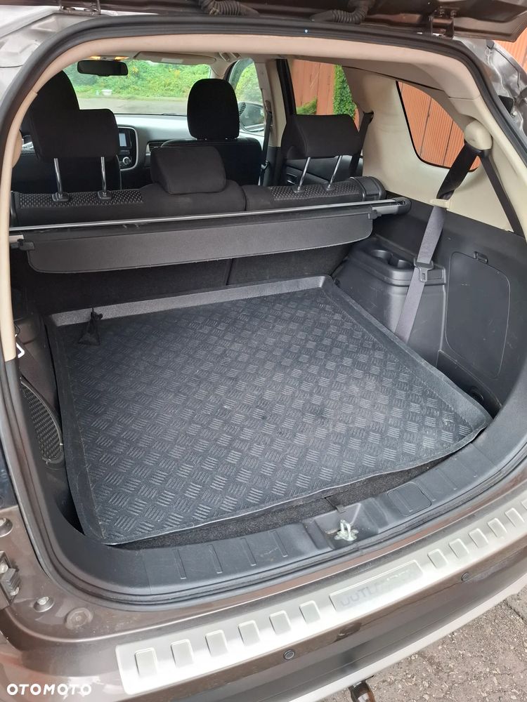 Mitsubishi Outlander 2.2 DID Instyle Navi 4WD - 8