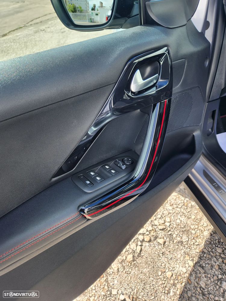 Peugeot 2008 PureTech 110 Stop&Start EAT6 GT-Line Edition - 11