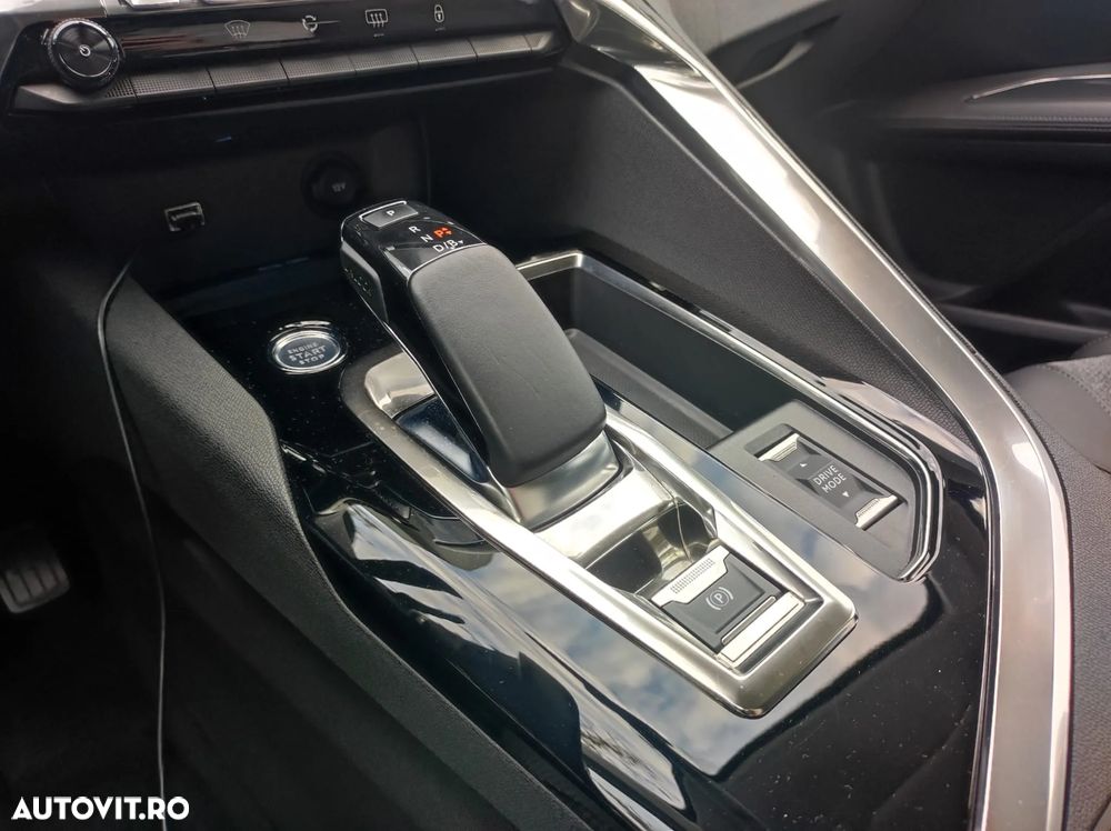 Peugeot 3008 PHEV 225 EAT8 Allure Pack - 25