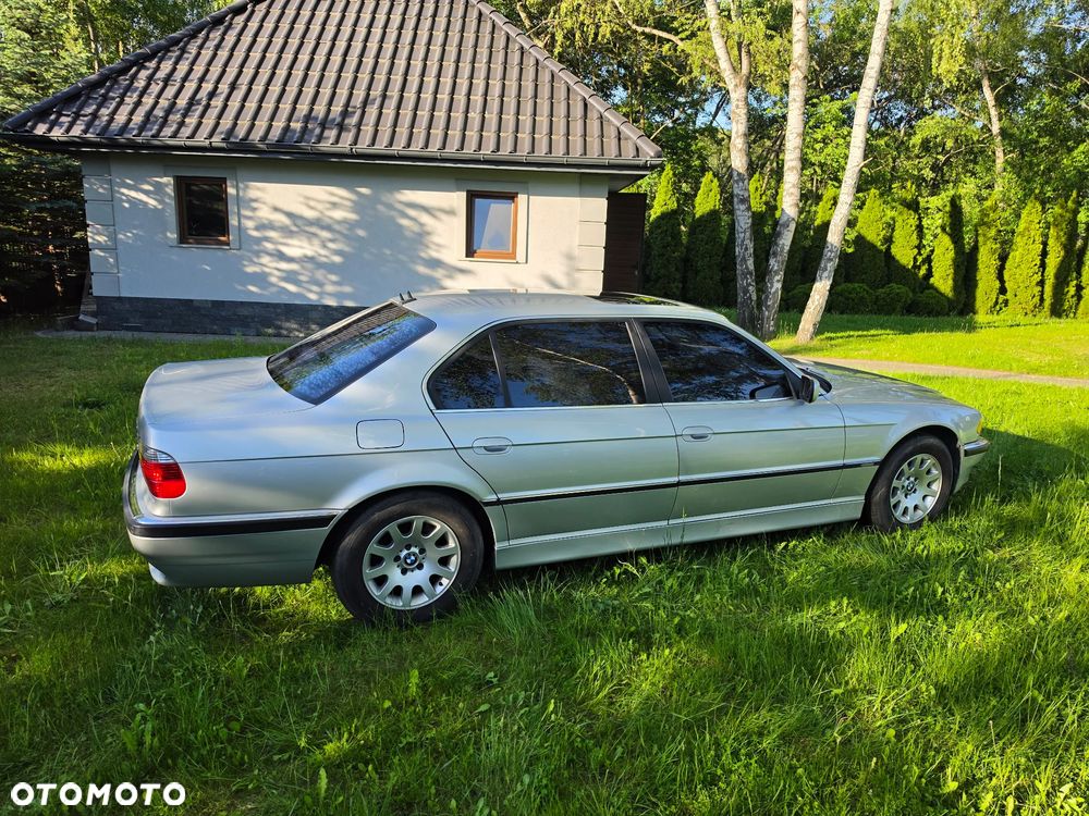 BMW Seria 7 740iL - 15