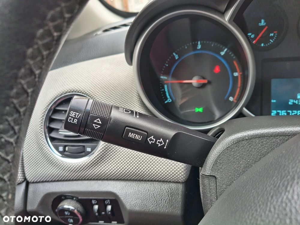 Chevrolet Cruze 2.0 LS - 29