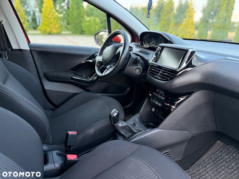 Peugeot 208 1.2 PureTech Allure - 15