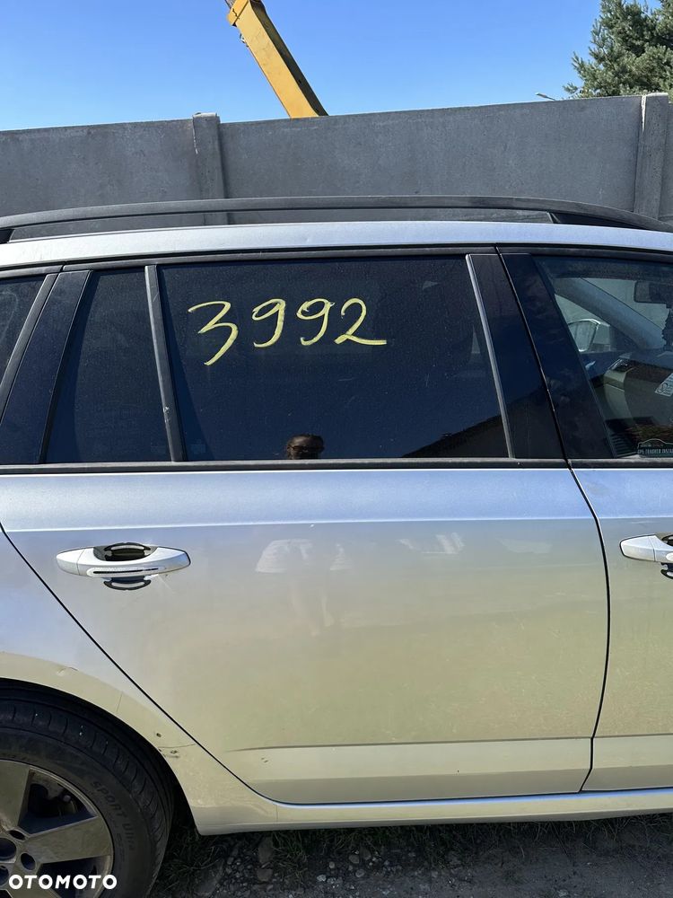 SKODA OCTAVIA III LA7W DRZWI przednie/tylne L/P - 2