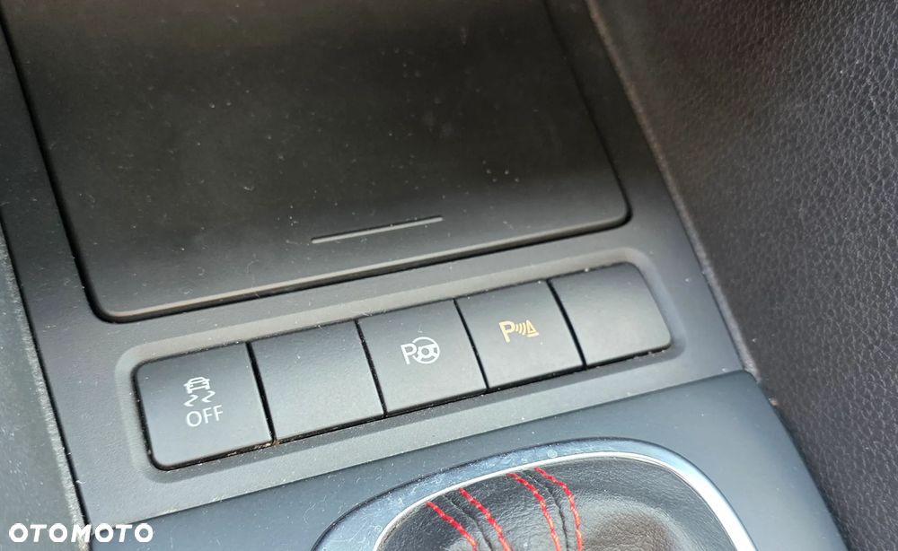 Volkswagen Golf 2.0 GTI DSG adidas - 23