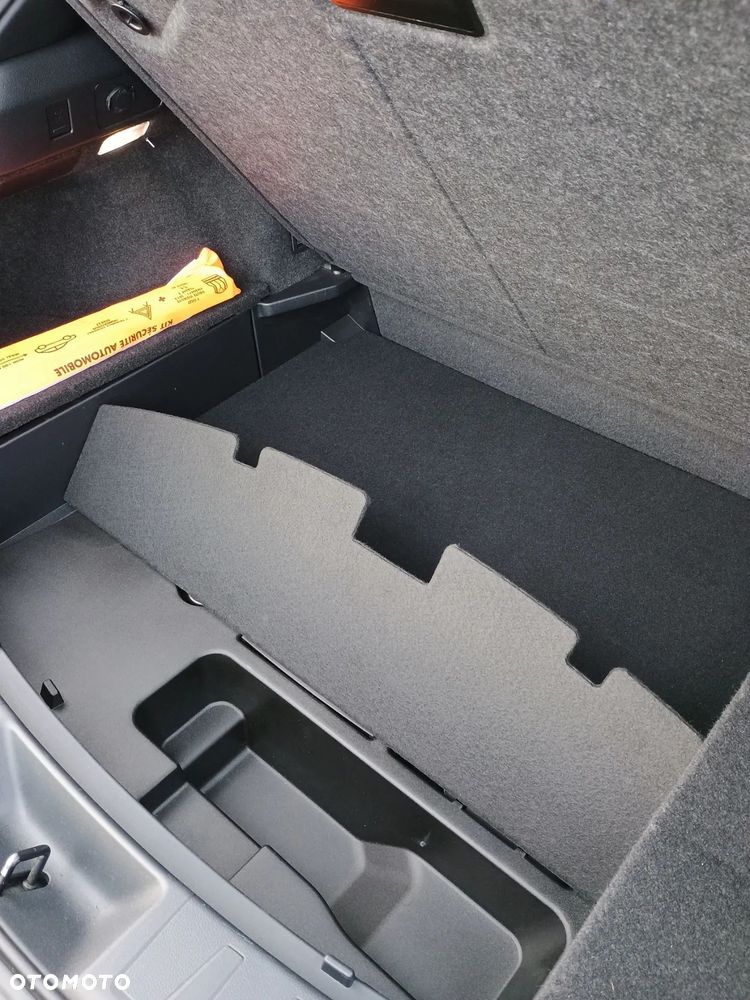 Lexus UX 250h GPF Business Edition 2WD - 14