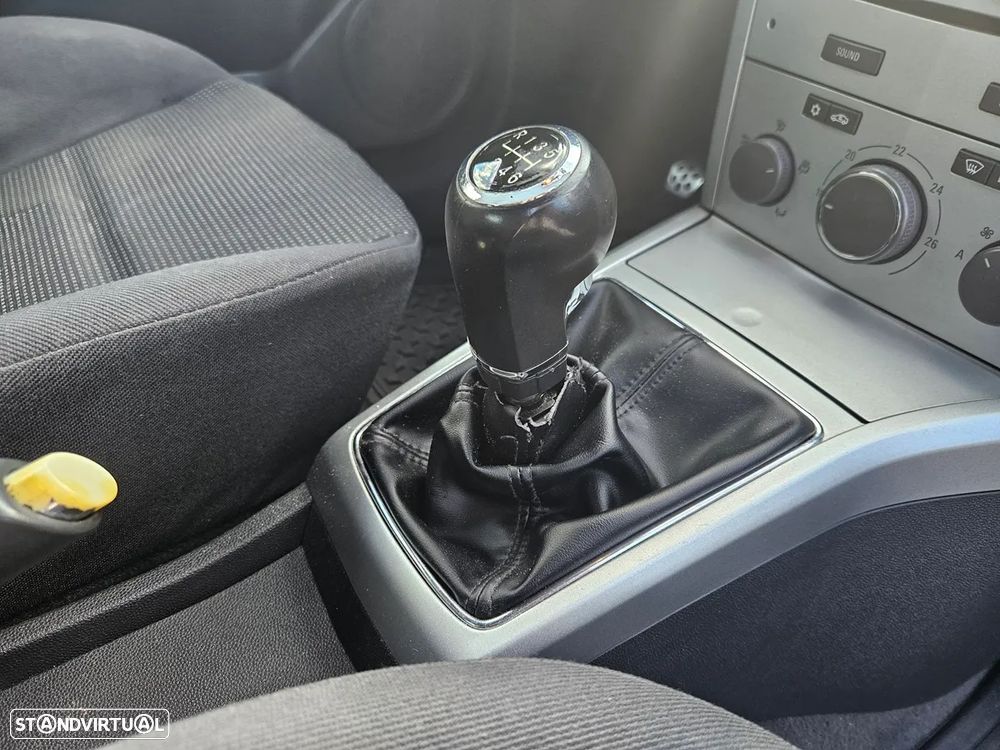 Opel Astra GTC 1.3 CDTi - 13