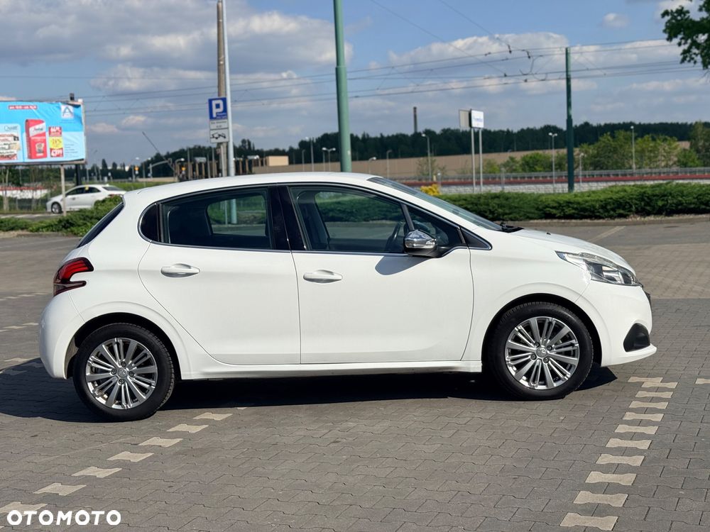 Peugeot 208 1.2 PureTech Allure S&S - 8