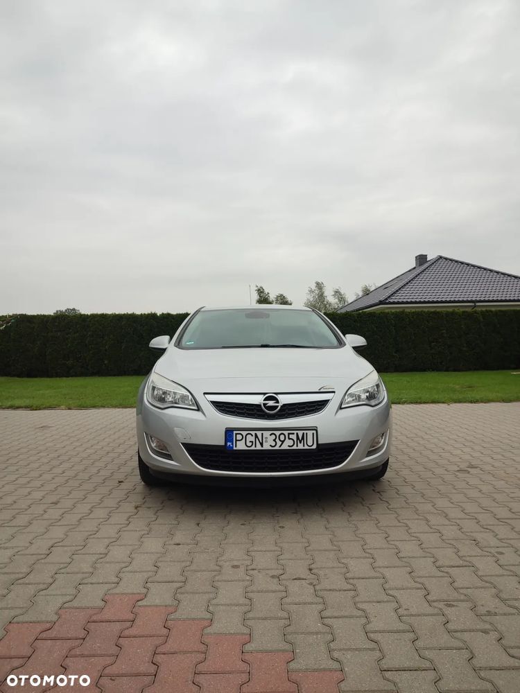 Opel Astra 1.4 Turbo 150 Jahre - 3