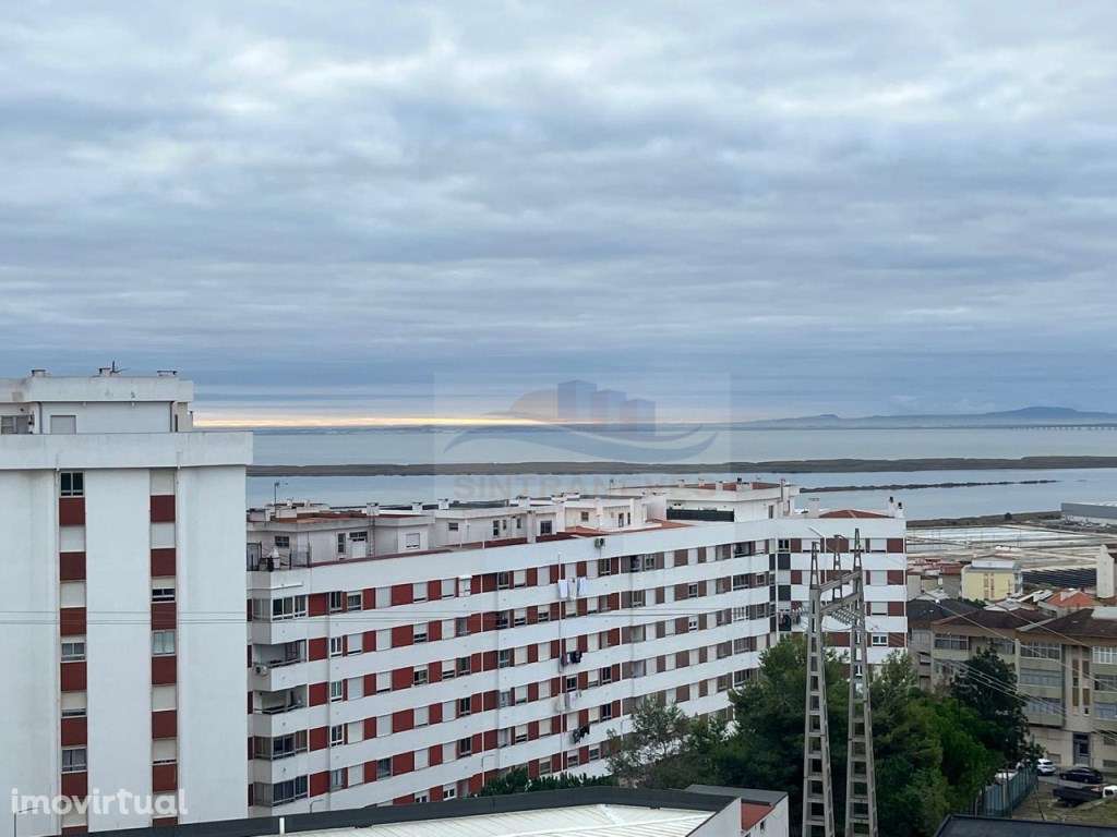 Elegância e Sofisticação em T3 Com Remodelação de Alto Nível, Suíte... - Grande imagem: 2/26