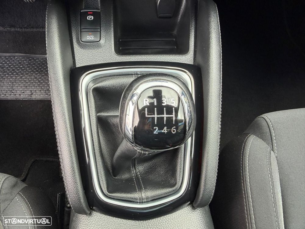 Nissan Qashqai 1.5 dCi N-Connecta J18+Led - 22