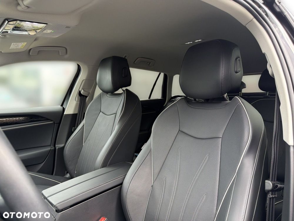 Volkswagen Passat - 12