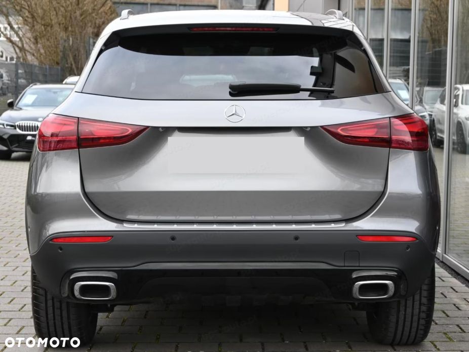 Mercedes-Benz GLA 200 Progressive - 4