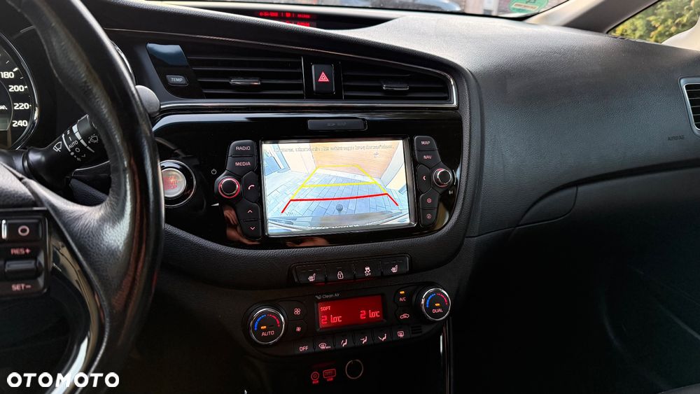 Kia Ceed 1.6 CRDi 136 ISG Platinum Edition - 6