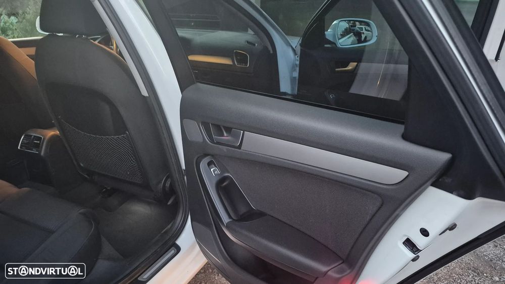 Audi A4 Avant 2.0 TDI DPF multitronic S line Sport Pack - 12