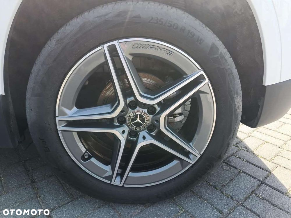 Mercedes-Benz GLA - 18