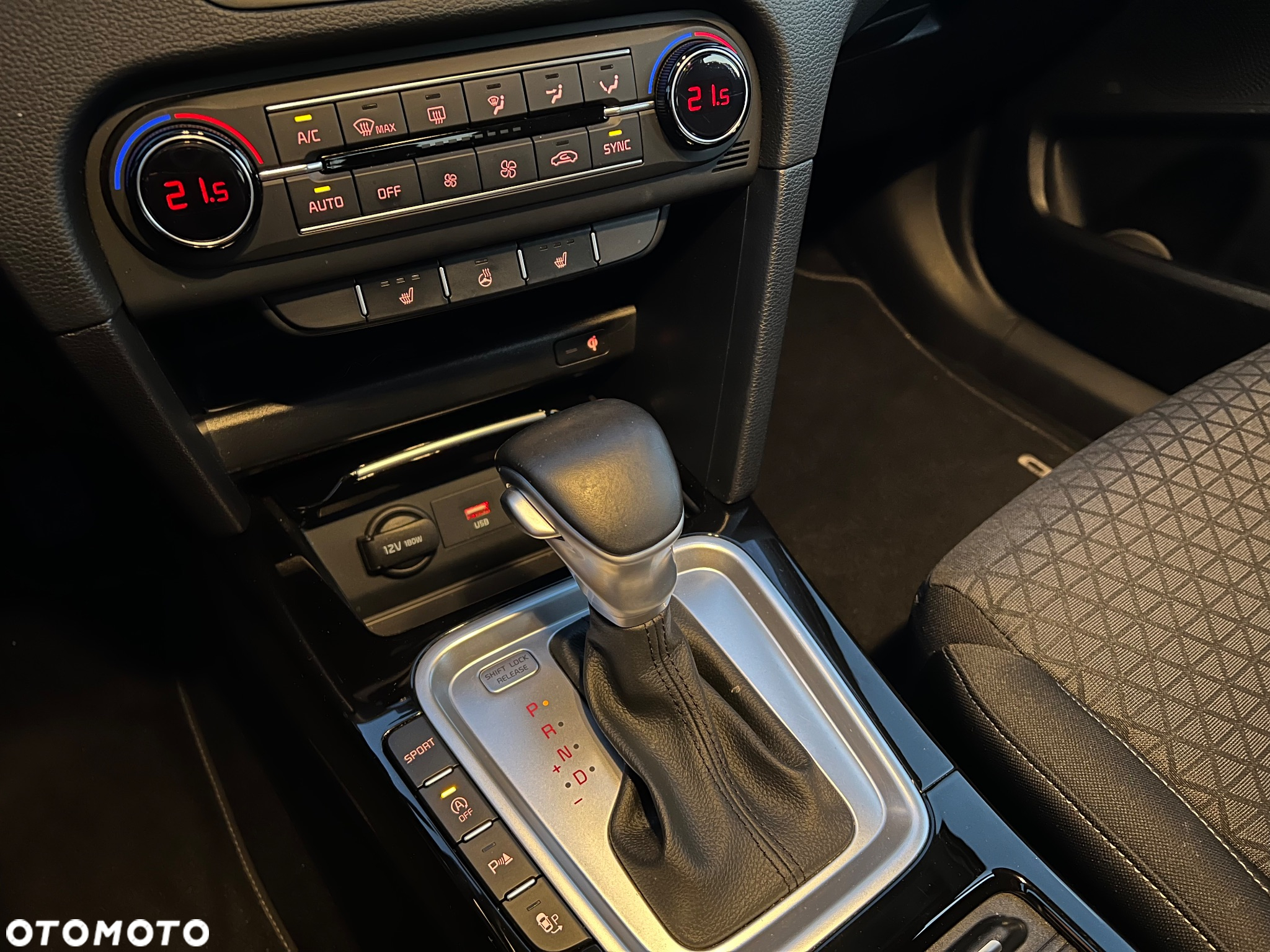 Kia Ceed 1.4 T-GDI DCT OPF Platinum Edition - 12