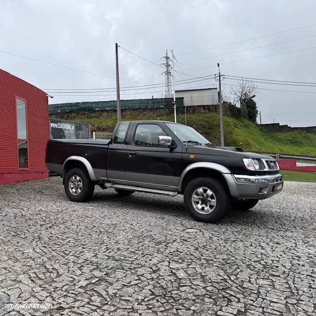 Nissan Navara 2.5 - 4