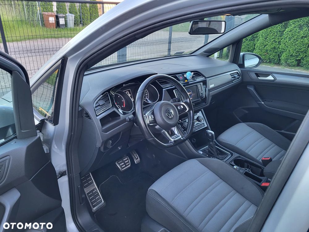 Volkswagen Touran - 8