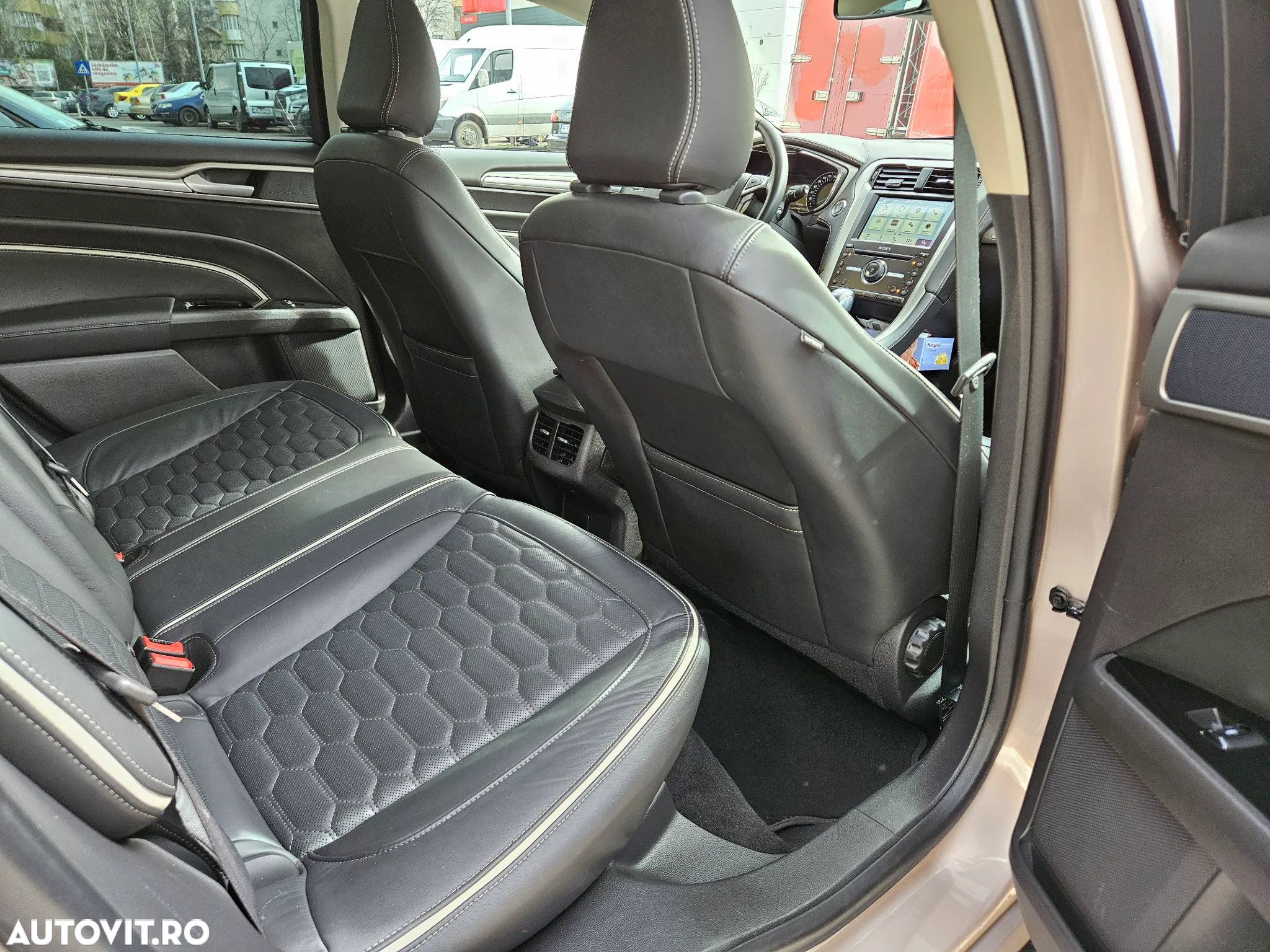 Ford Mondeo Vignale 2.0 TDCi Powershift AWD - 8