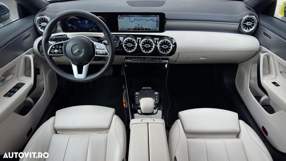 Mercedes-Benz CLA 250 e 8G-DCT Special Edition - 11