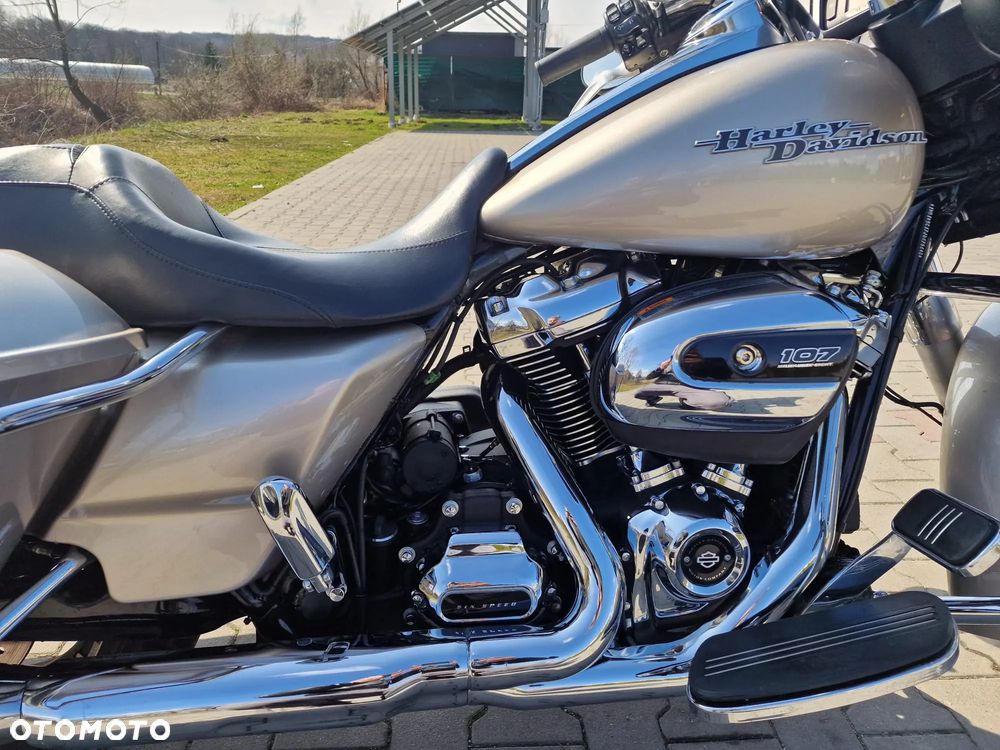 Harley-Davidson Touring Street Glide - 13