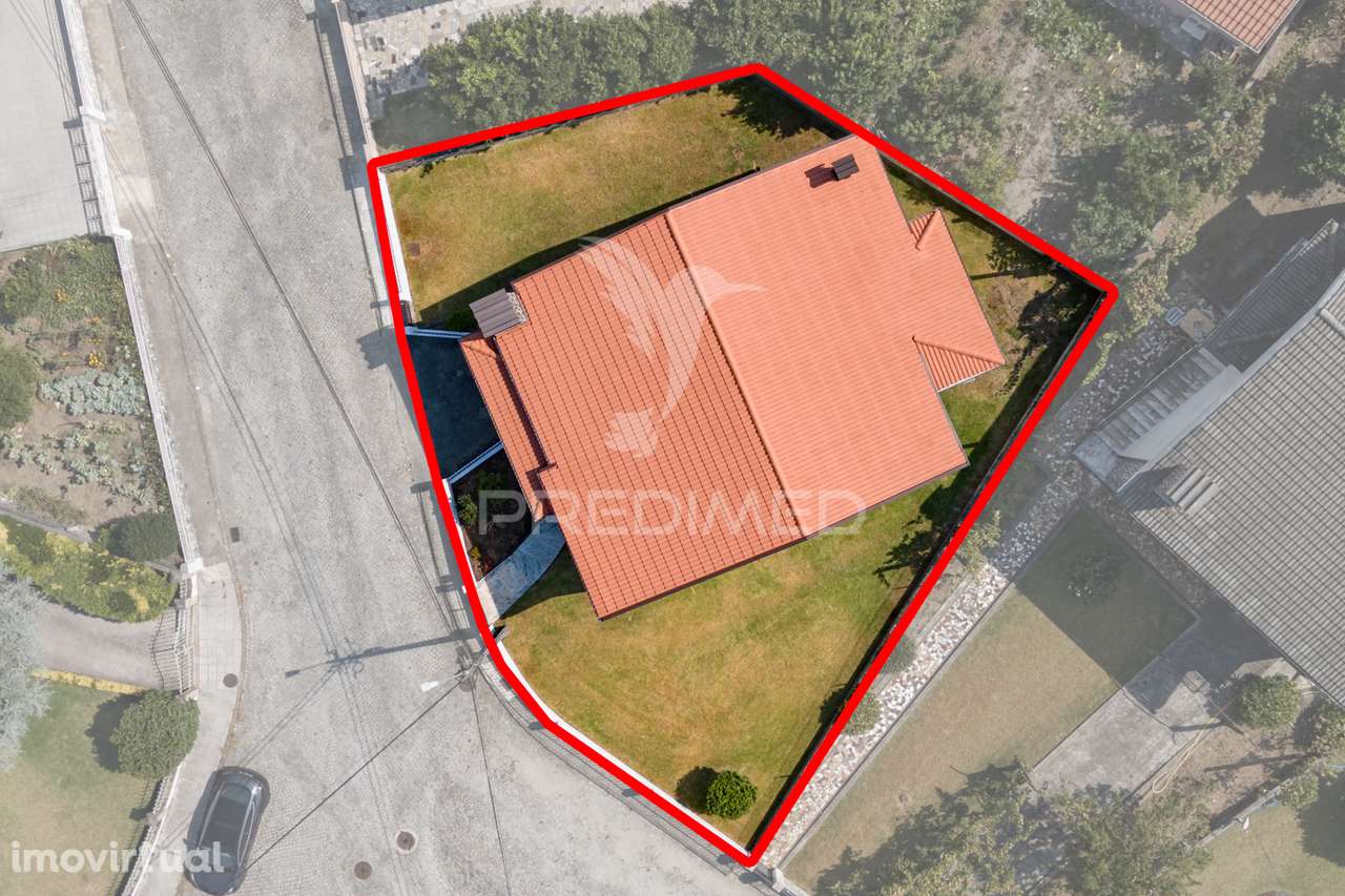 Moradia Individual T3 - Centro de Amares (RENOVADA) - Grande imagem: 5/40