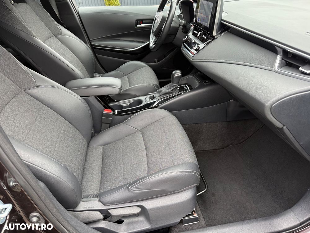 Toyota Corolla 1.8 HSD Exclusive interior Gri - 22