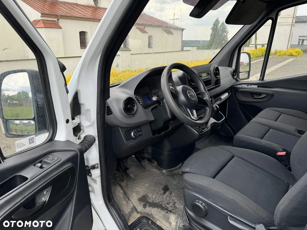 Mercedes-Benz Sprinter - 9