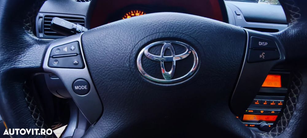 Toyota Avensis 2.2 D-CAT Executive - 11