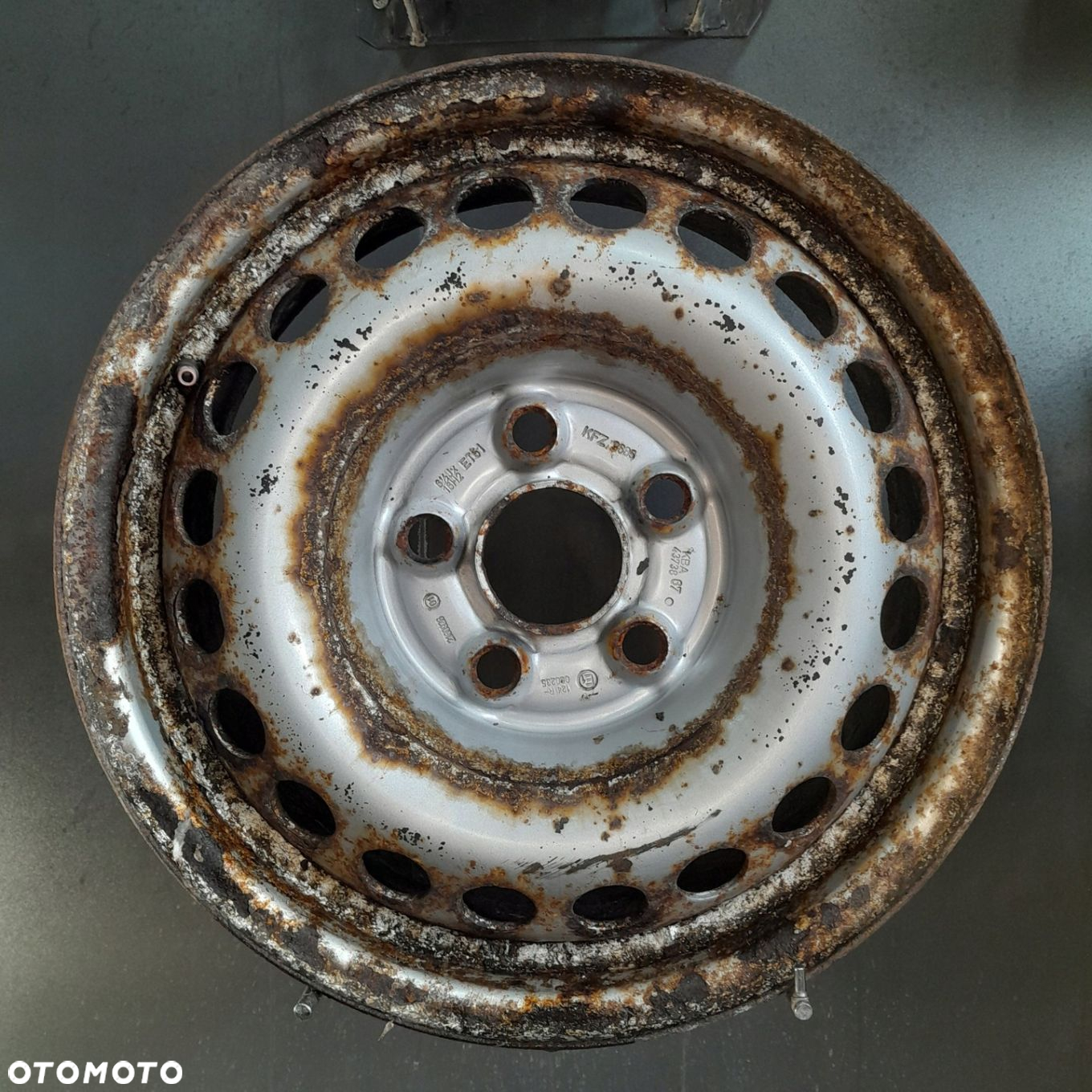 Felgi 16 5x120 Volkswagen T5 T6 OE F503106-29 - 5