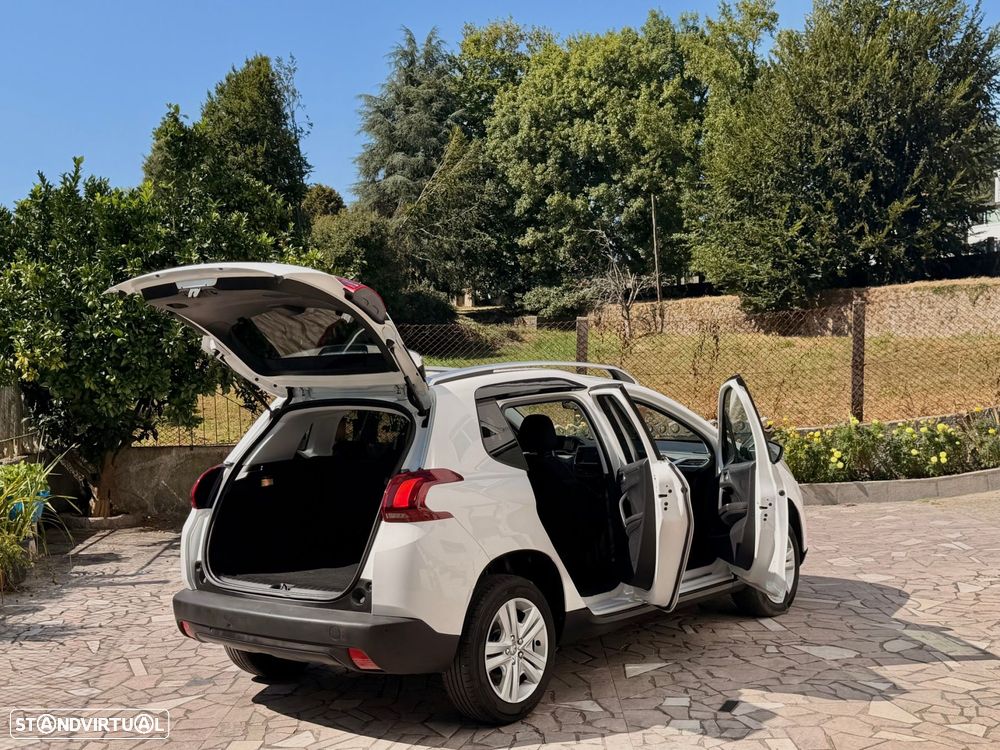 Peugeot 2008 1.2 PureTech Style - 12