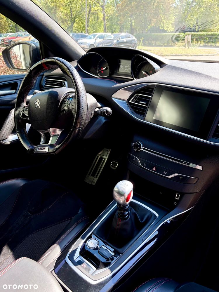 Peugeot 308 1.6 e-THP S&S GTi by Sport - 31