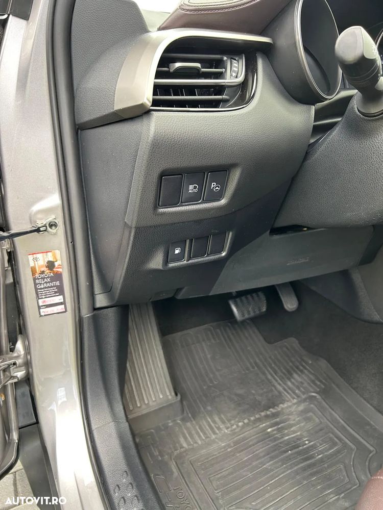 Toyota C-HR Hybrid Style - 19