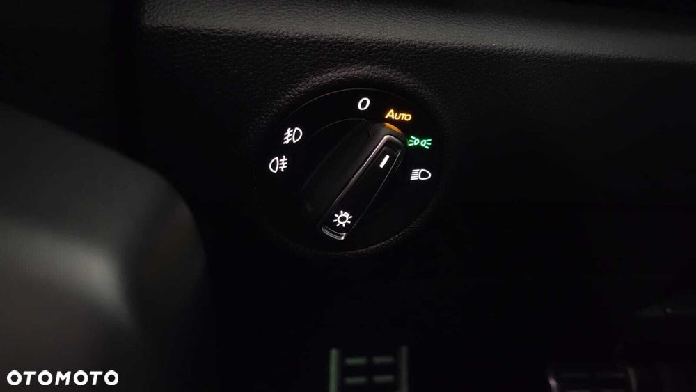 Volkswagen T-Roc - 17