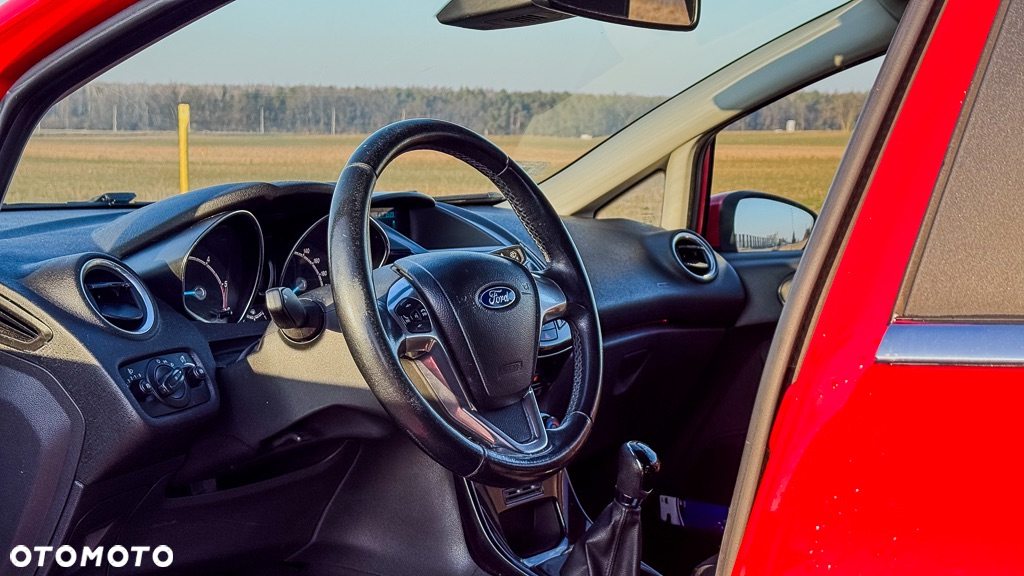 Ford Fiesta 1.6 TDCI SYNC Edition - 10