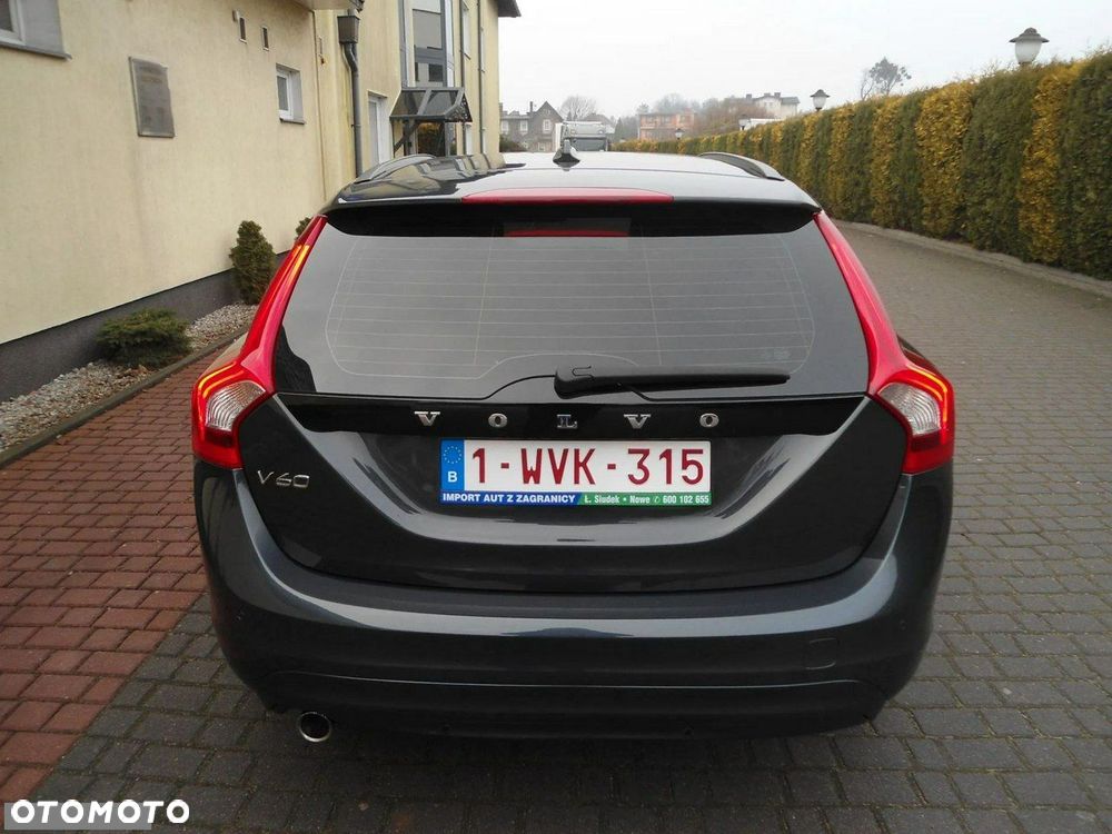 Volvo V60 D2 Momentum - 10