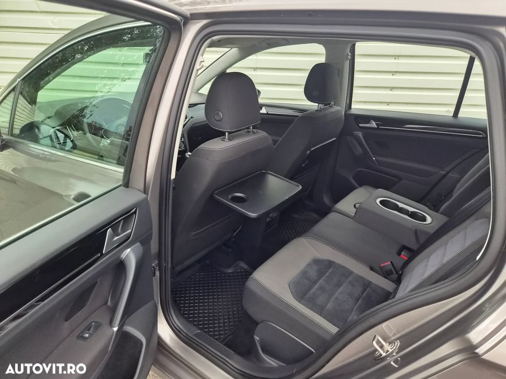 Volkswagen Golf 1.6 TDI BMT Highline - 11
