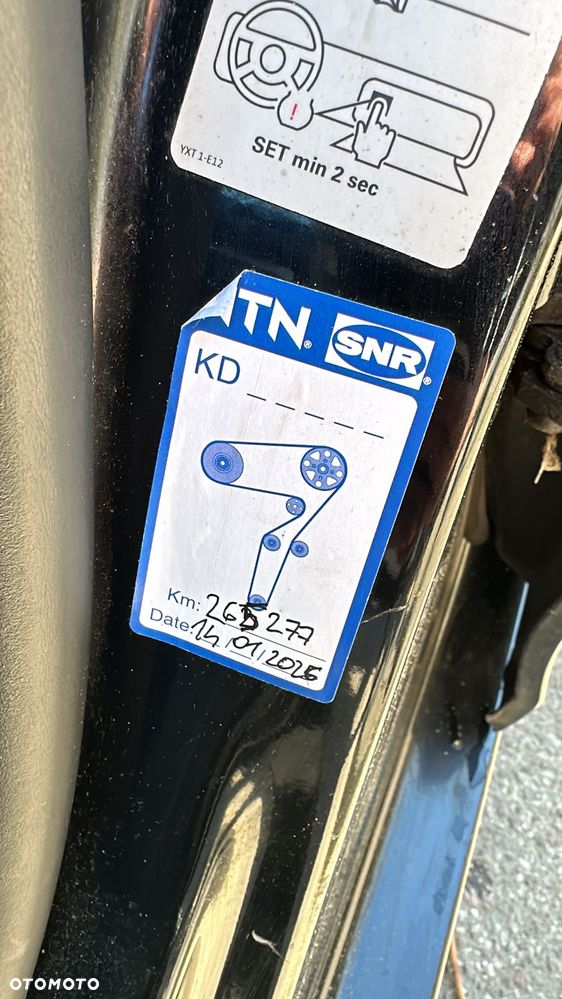 Volkswagen Golf 1.6 TDI DPF BlueMotion Technology MATCH - 9