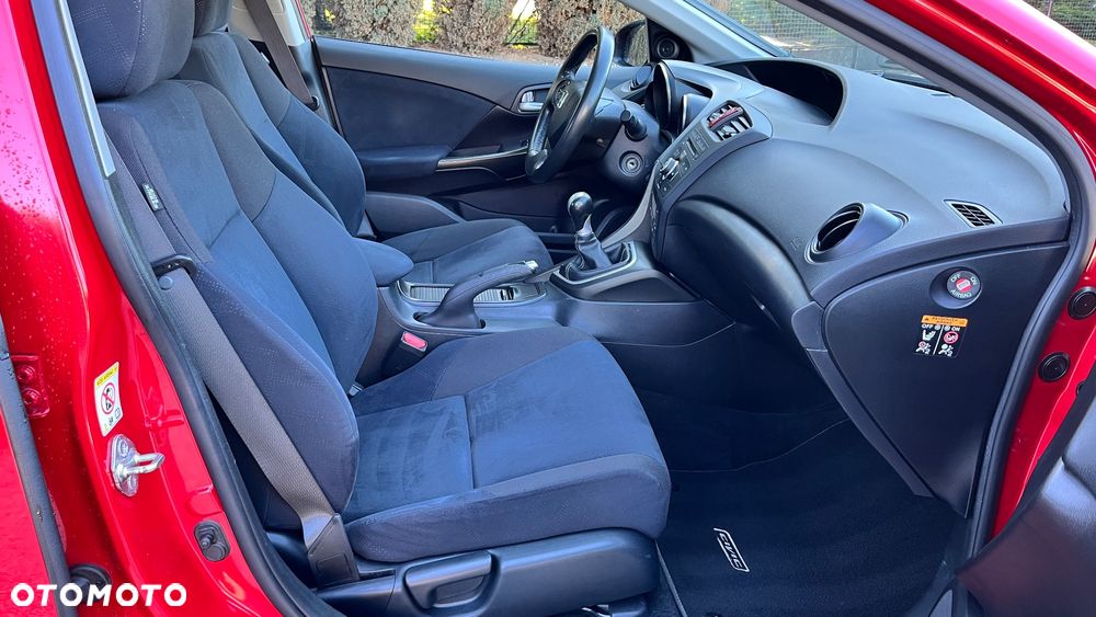 Honda Civic 1.8 i-VTEC Sport - 23