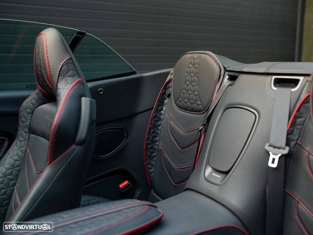 Aston Martin DBS Volante Superleggera - 30