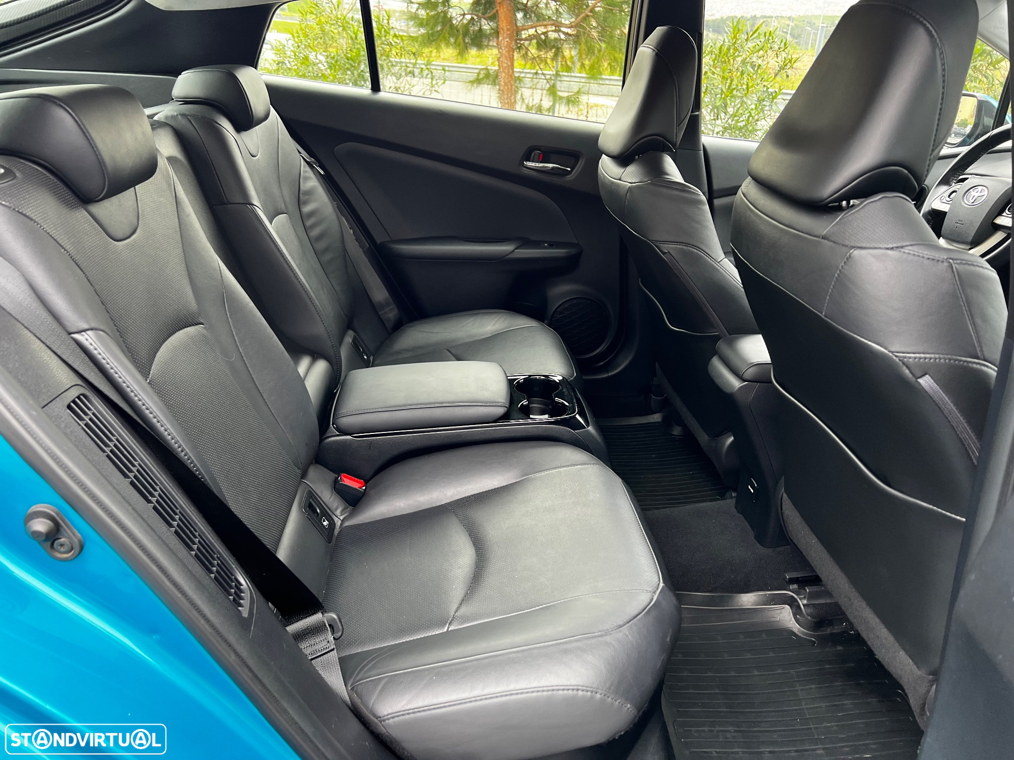Toyota Prius 1.8 Plug-In Luxury Pele - 30