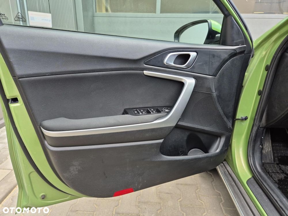 Kia XCeed 1.5 T-GDI M - 11