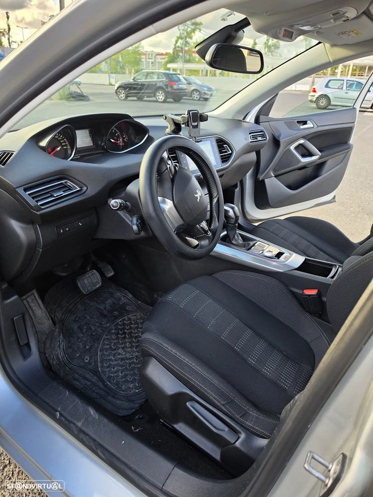 Peugeot 308 SW PureTech 130 EAT6 Stop & Start Allure - 20